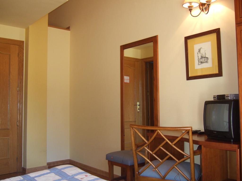 Hotel Las Acacias El Grado Room photo